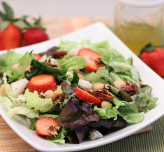 Strawberry Blue Cheese Pecan Salad