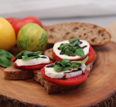 Caprese Bruschetta
