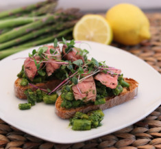 Lamb Crostini with Asparagus Gremolata