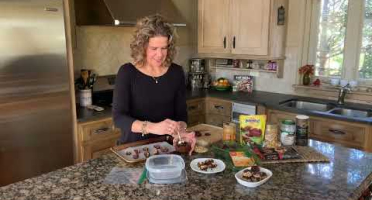 Snickers Stuffed Dates